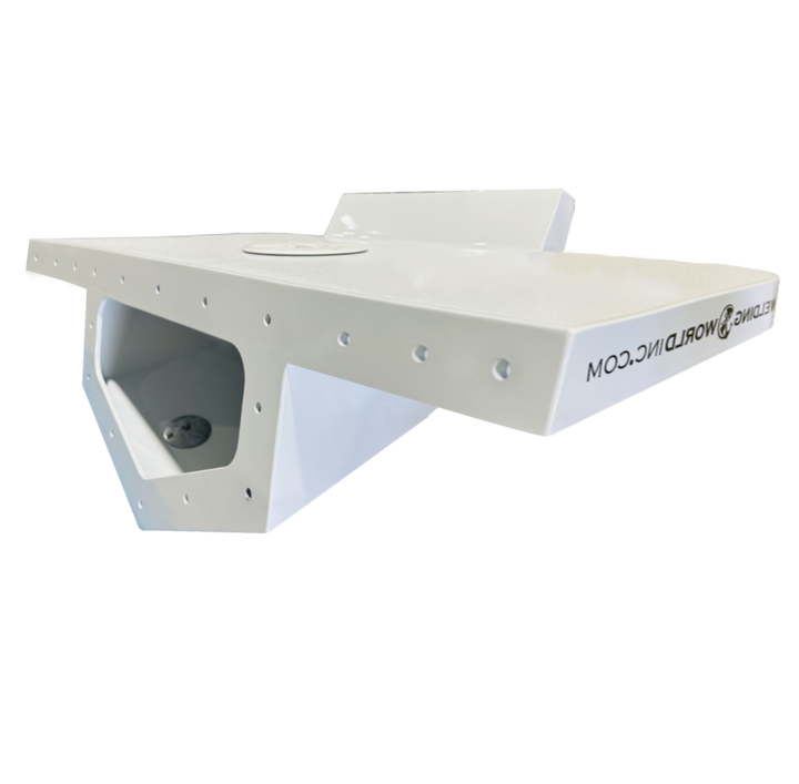 1976 Blackfin 24 Fisherman boat featuring high flotation design and a single engine bracket