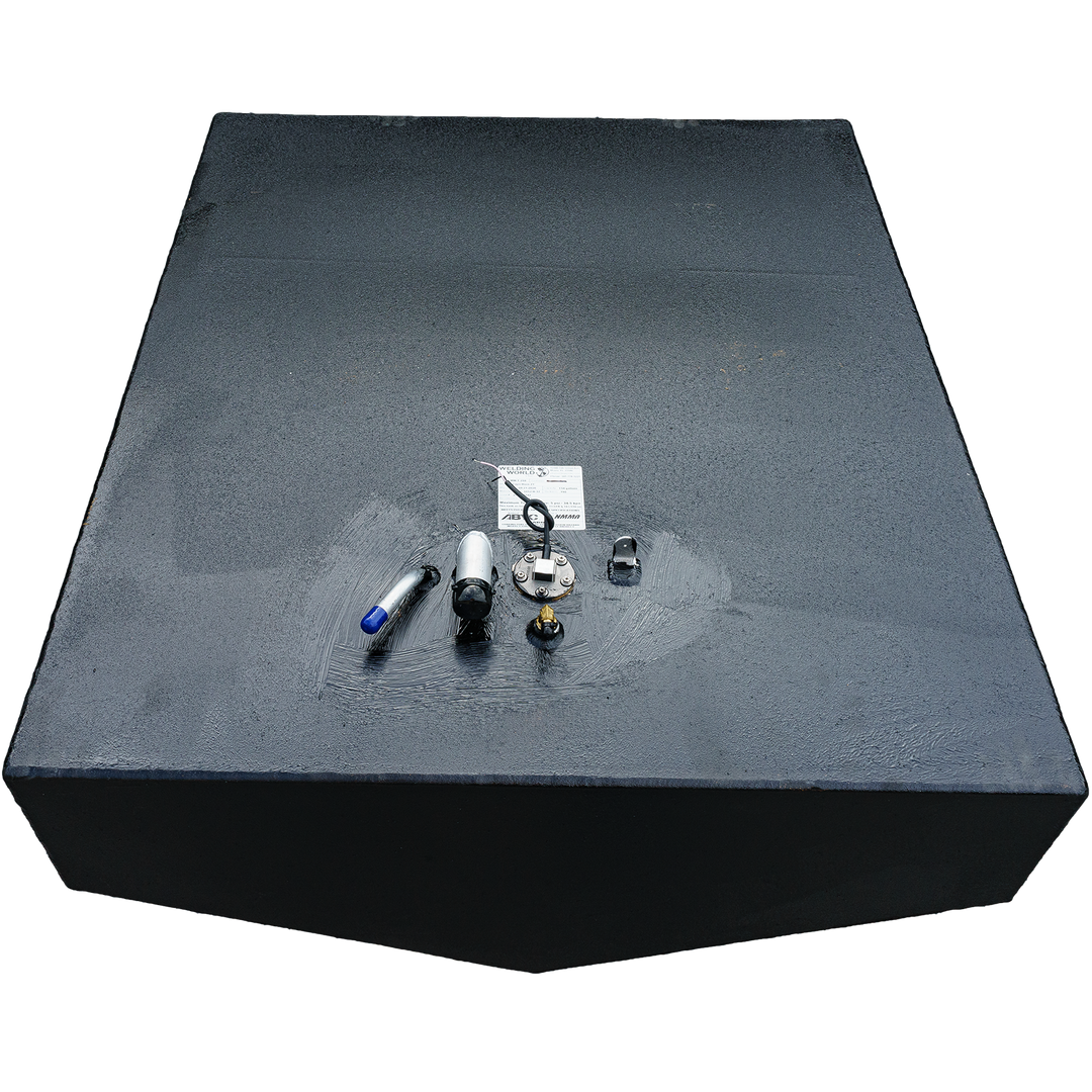 OEM replacement belly fuel tank for a 1996 Cape Horn 21' boat, featuring a 133-gallon capacity, shown with fuel pump and accessories on a black background